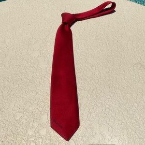 Red Oscar de le Renta tie